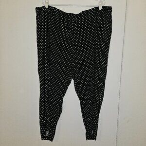 🤩3/$15! Torrid Pull-On Black & White Polka Dot Ankle Pants (4X)